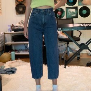 Levi Barrel Crop Jeans